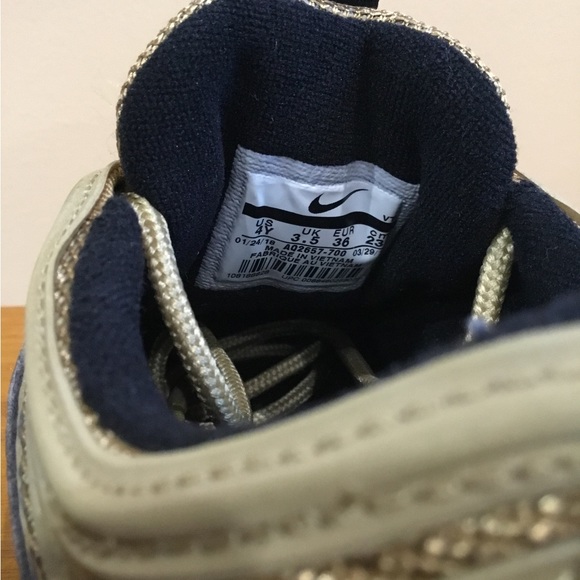 Nike Air Vapormax '97 GS 4Y Size Women's 5.5 Metallic Gold Shoes AQ2657-700 - Picture 5 of 7